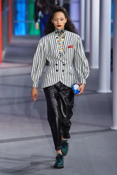 Look 29